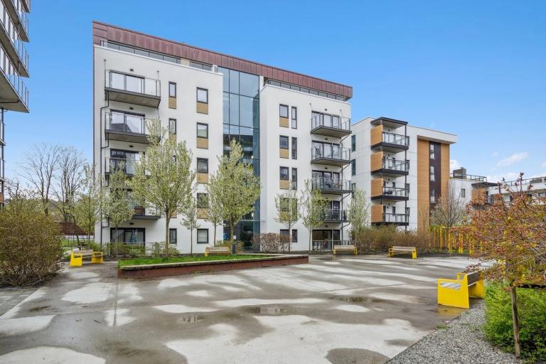 Leilighet ligger i 1.etg. Trivelig tun